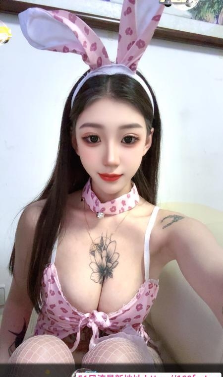 南开凌奥白虎大胸骚妹 1
