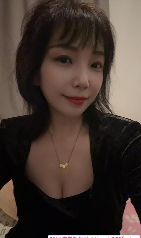 优雅美妇悦悦 1