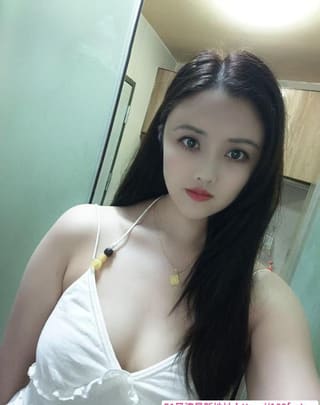 大胸诱人李一桐