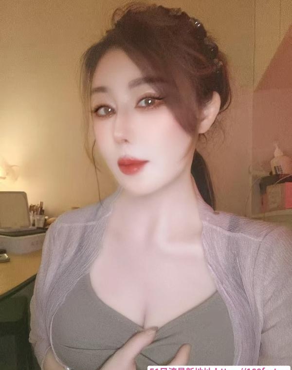 拱墅角色扮演巨乳熟女 1