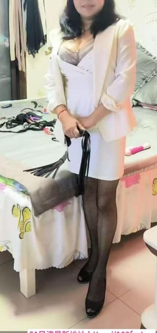 大胸泻火少妇