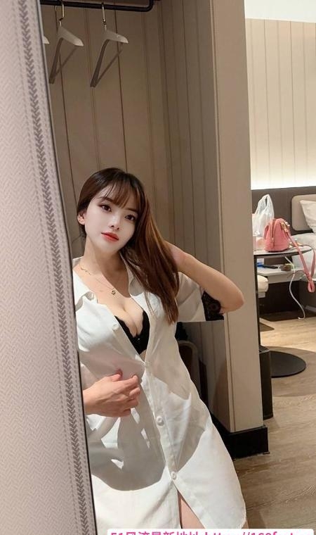 大奶人妻 1