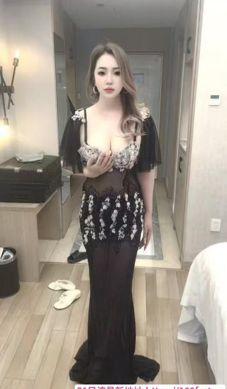 天然D奶少妇 1