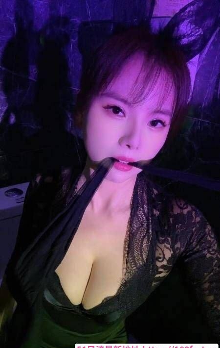 短发性感丰满妹妹 1