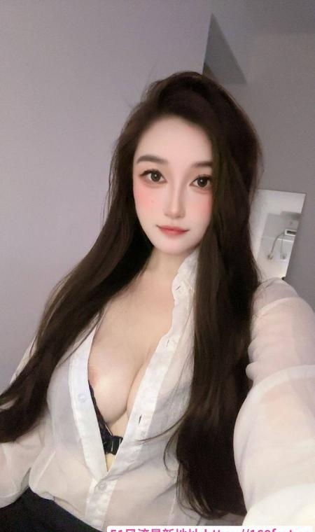 天河丰满大波李欣冉 1