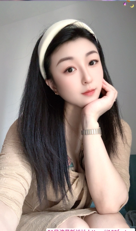 大胸舌吻瑶瑶 1