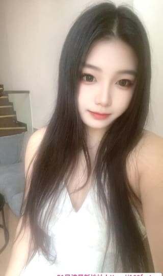 黄埔翘臀妹子