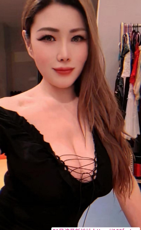 光谷御姐红唇 1