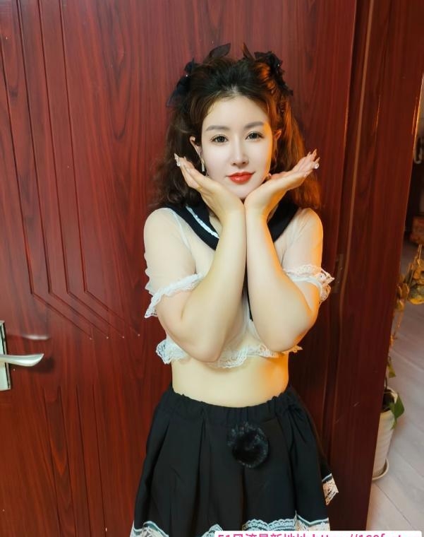 浦东大屁股骚女沐沐 1