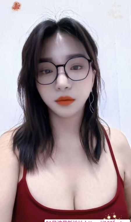 上城戴眼镜的骚妇 1