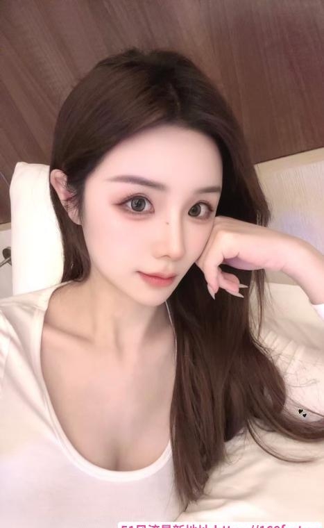 性感翘臀小甜甜 1