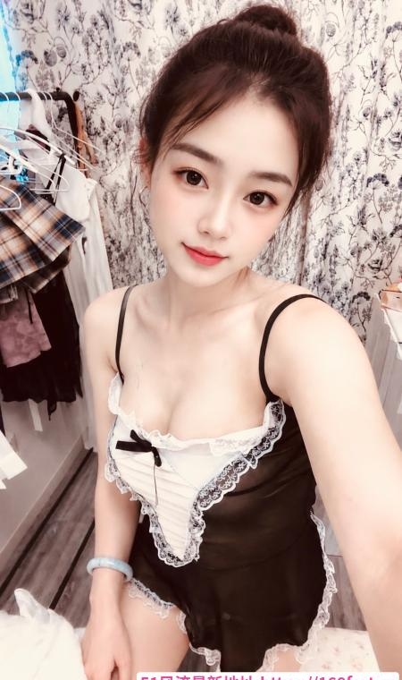 情趣嫩穴白臀小鱼 1