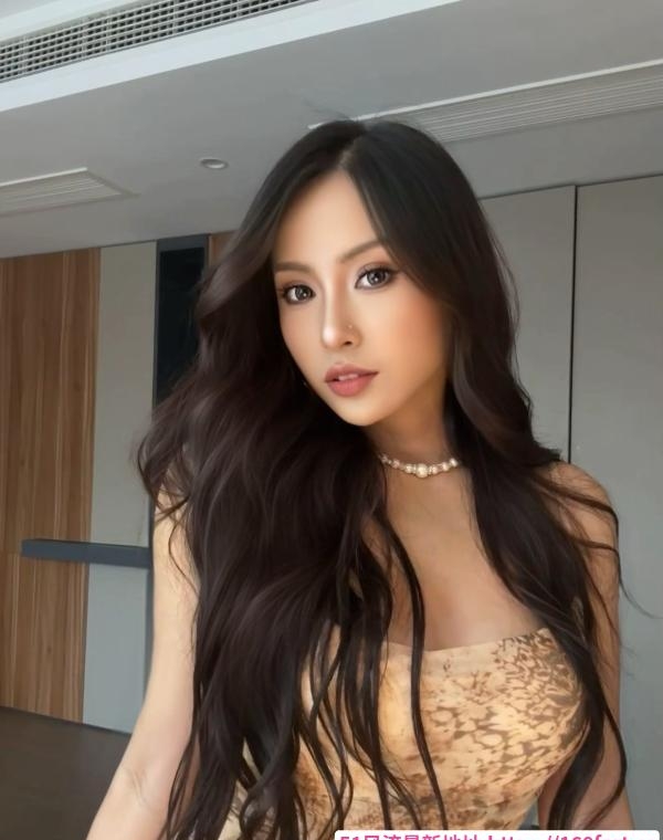 蜜桃臀御姐 2