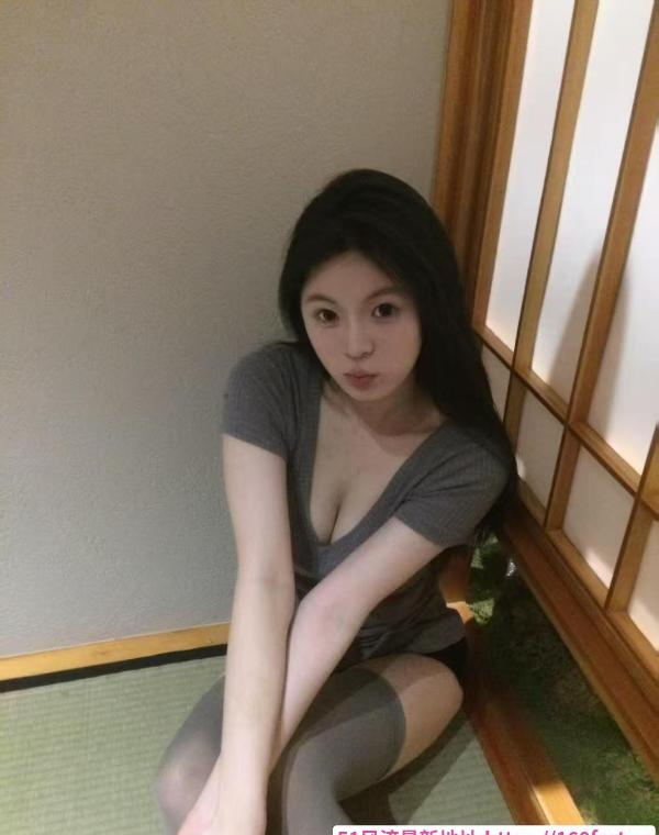 极品粉穴紧致鲍鱼 2