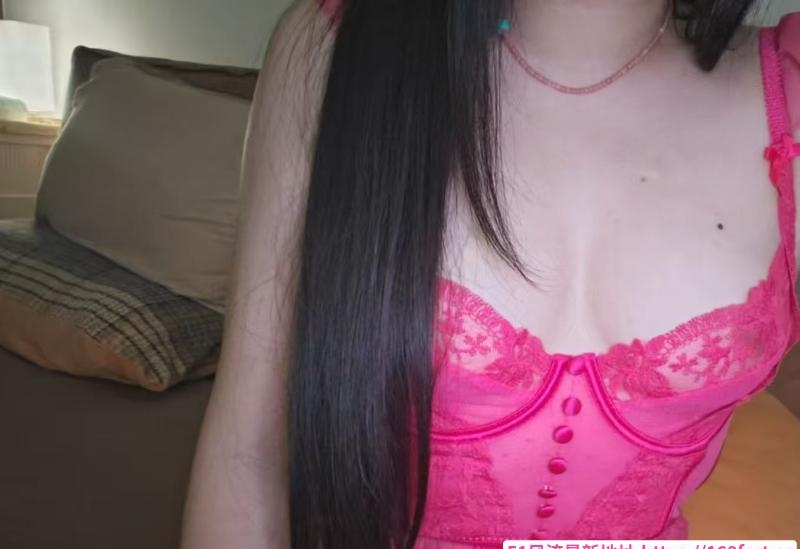 重庆身材高挑大胸美女 2