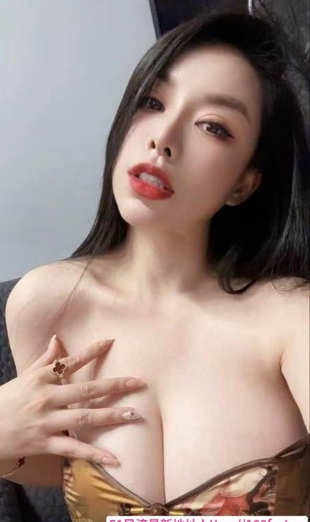 天河大奶肥臀模特卡丽 2