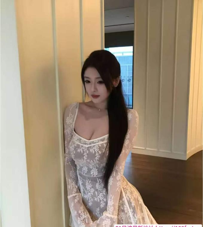 大胸多汁性感彤彤 2