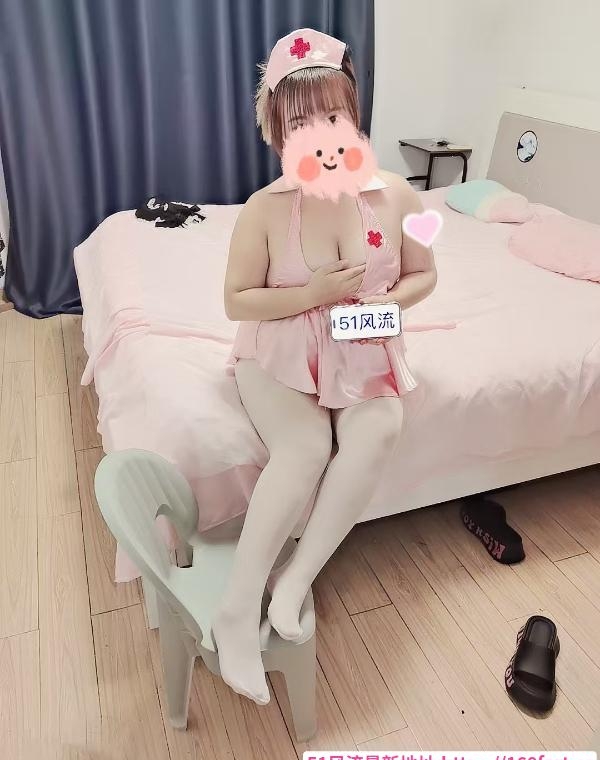 宝山坦克大胸妹 2