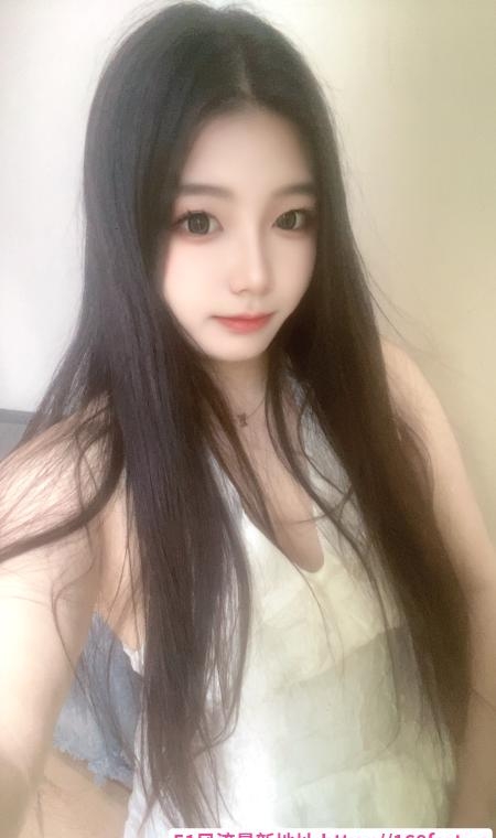 黄埔翘臀妹子 2