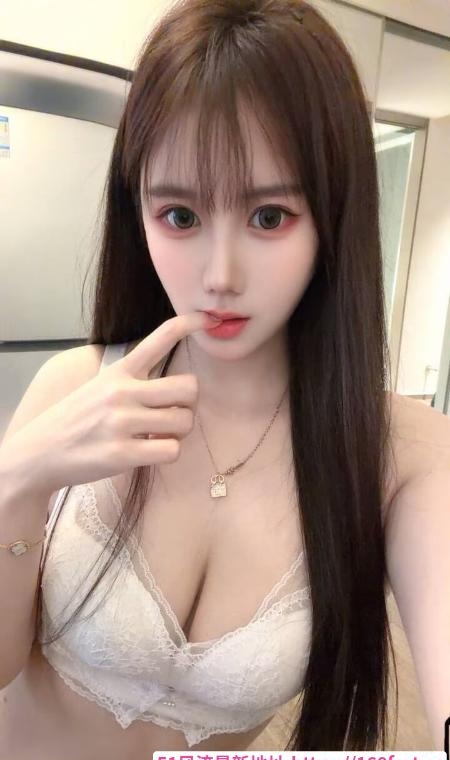 舌吻年轻美女小鱼 2