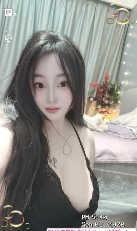 大胸潮喷骚妖精 2