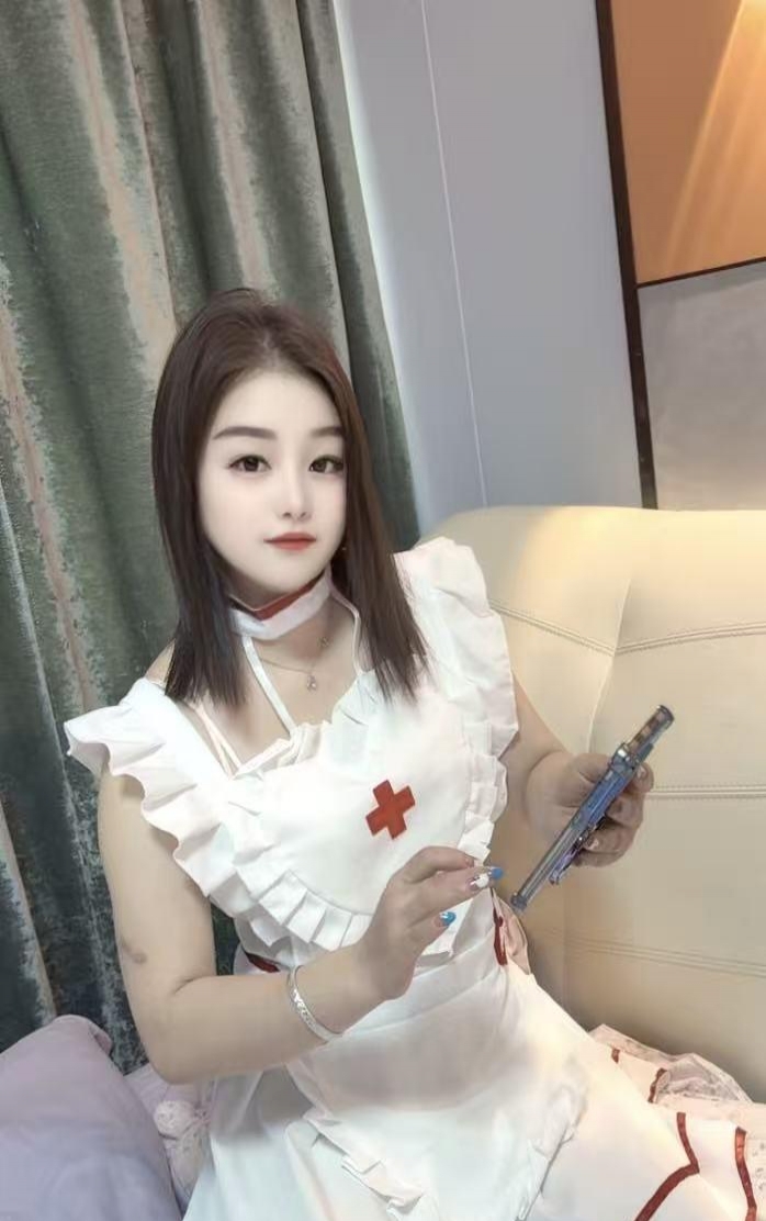侗族清纯可爱美女 2