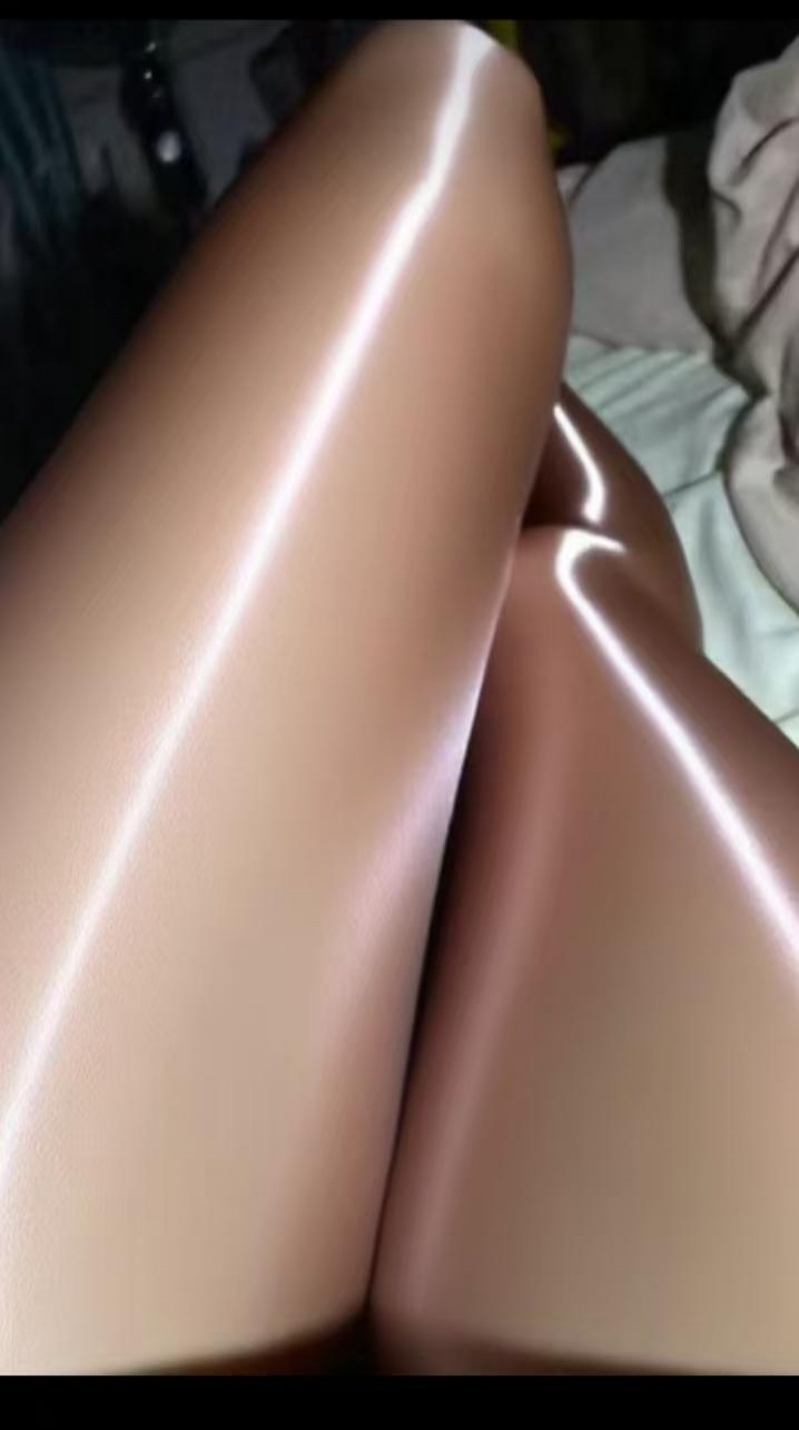 黑丝翘臀美女姐姐 2
