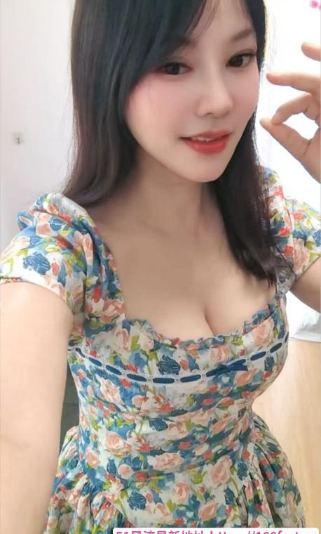 滑嫩肤白大胸小英 3