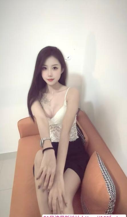 大胸诱惑俏佳人 3