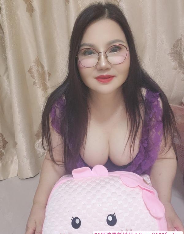 白云大胸少妇 3