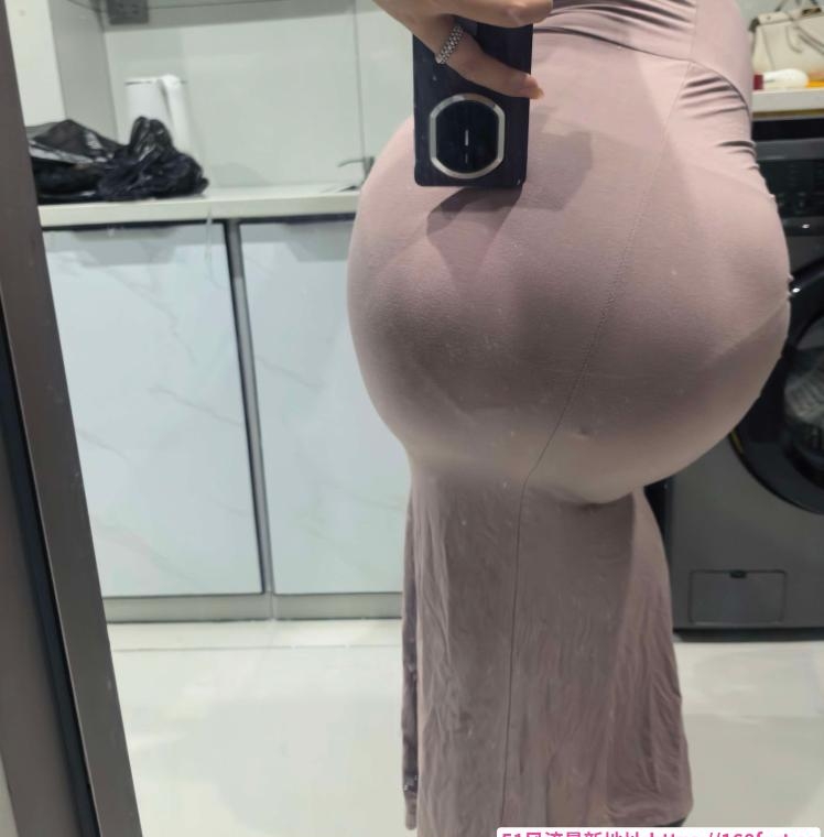 江岸肥臀骚货妞妞 3