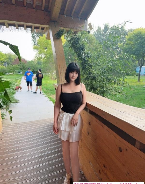 甜美短发大胸小姐姐 3