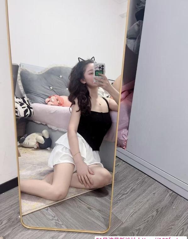 性感长腿美乳老师 4
