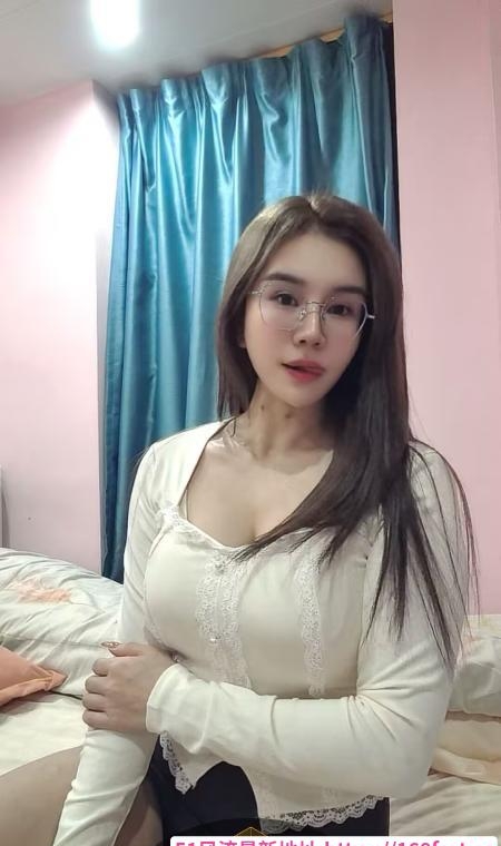 白云性感苍老师 4