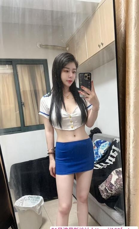 制服诱惑小白兔 4