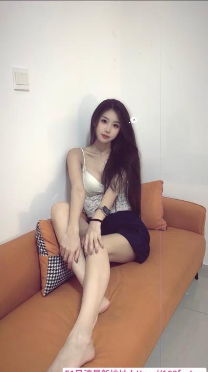 黑丝长腿俏佳人 4