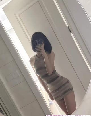 西青肤白貌美大长腿