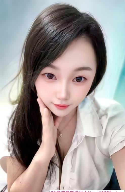 上城爆乳娃娃脸骚货 1
