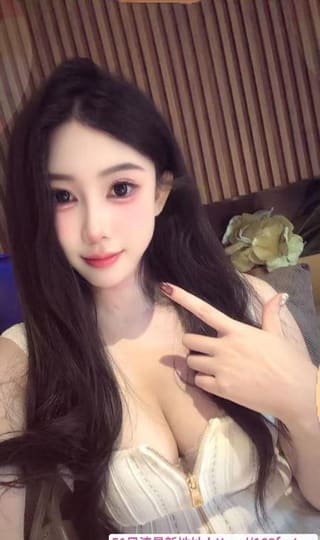 肤白貌美性感美乳老师