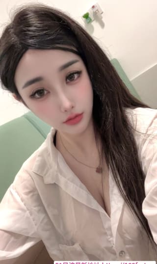 大胸颜值小姐姐
