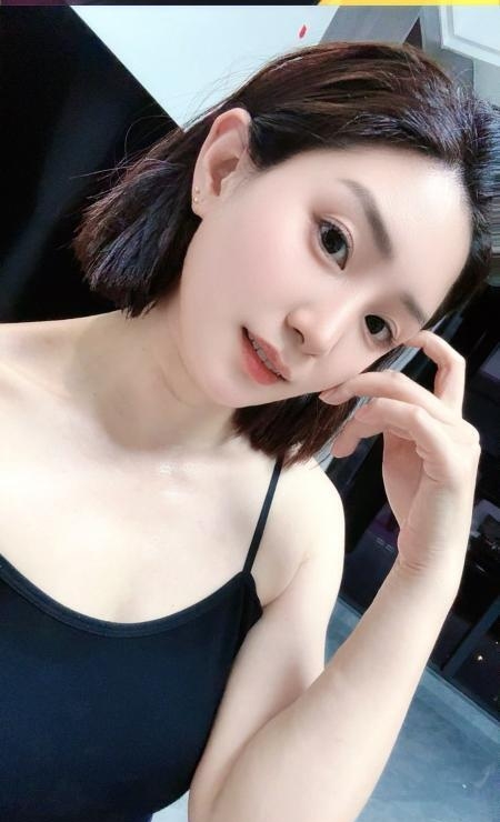 天河性感肥臀姐姐 1
