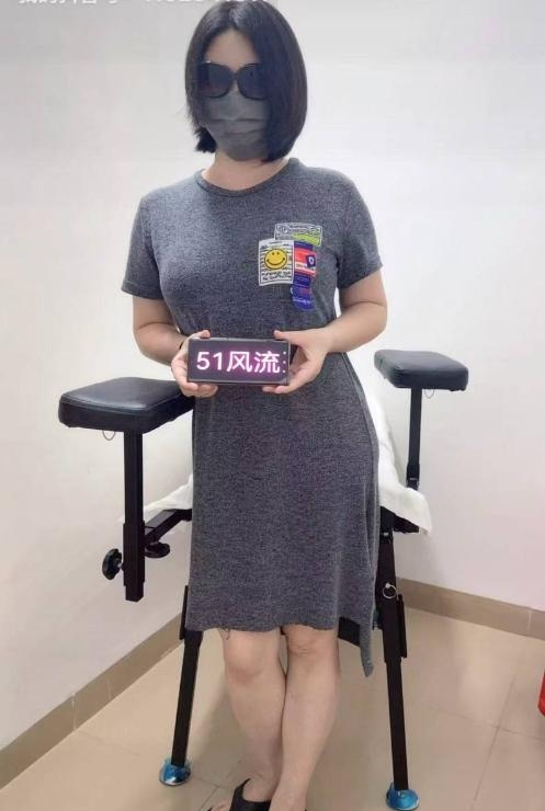 肥臀闷骚熟妇可肛交 1