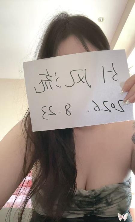 年轻微胖大胸喷水妹 1
