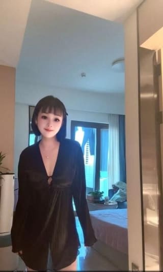 体验服务系蜜桃臀梨子