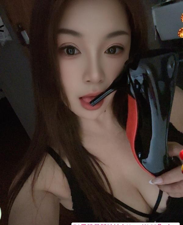 风骚B货泄火妹 1