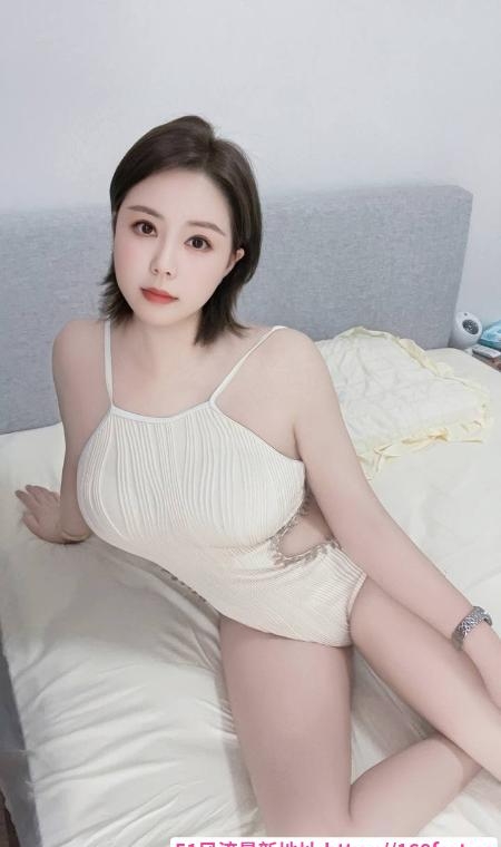 丰满大胸短发妹子 2