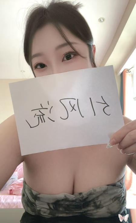 年轻微胖大胸喷水妹 2