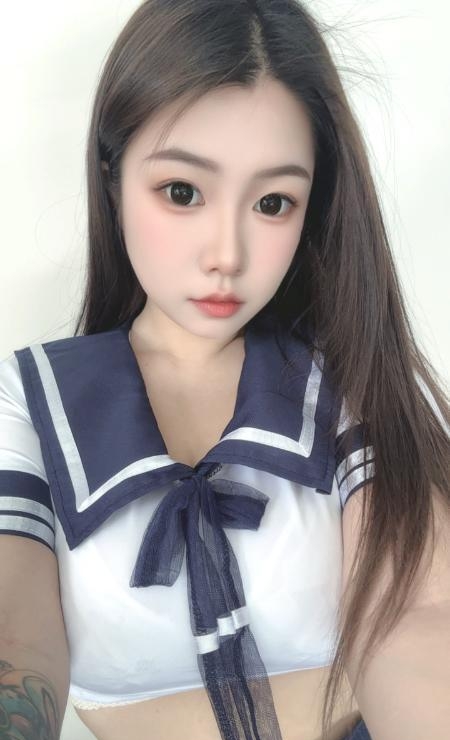 徐汇纹身制服大奶美女 2