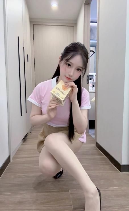 上城美乳御姐小依琳 2