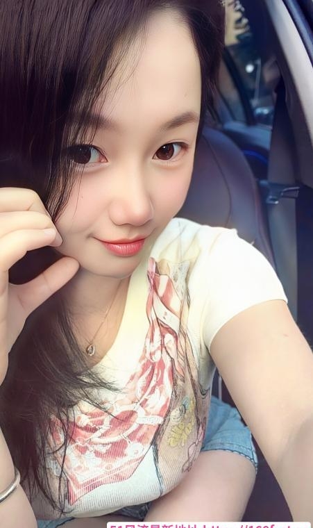 上城爆乳娃娃脸骚货 4